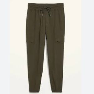 OLD NAVY STRETCHTECH CARGO PANTS ARMY GREEN- SMALL